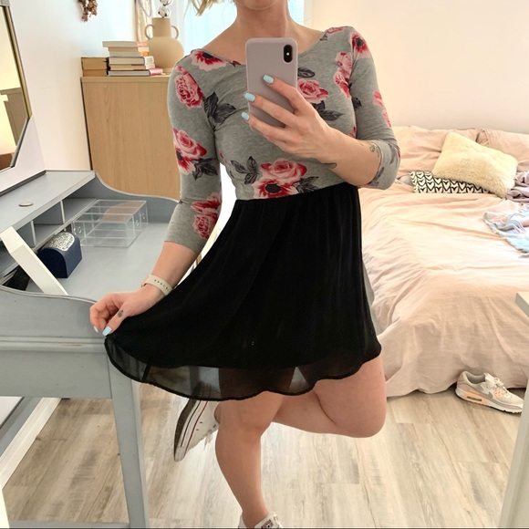 LIKE NEW H&M Floral Mini Dress with Chiffon 4 - Picture 8 of 8